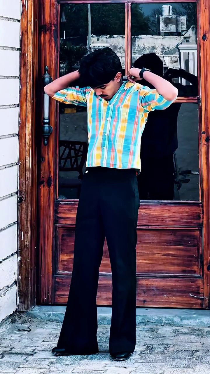 Men Classic Opaque Checked Casual Shirt - Image 3